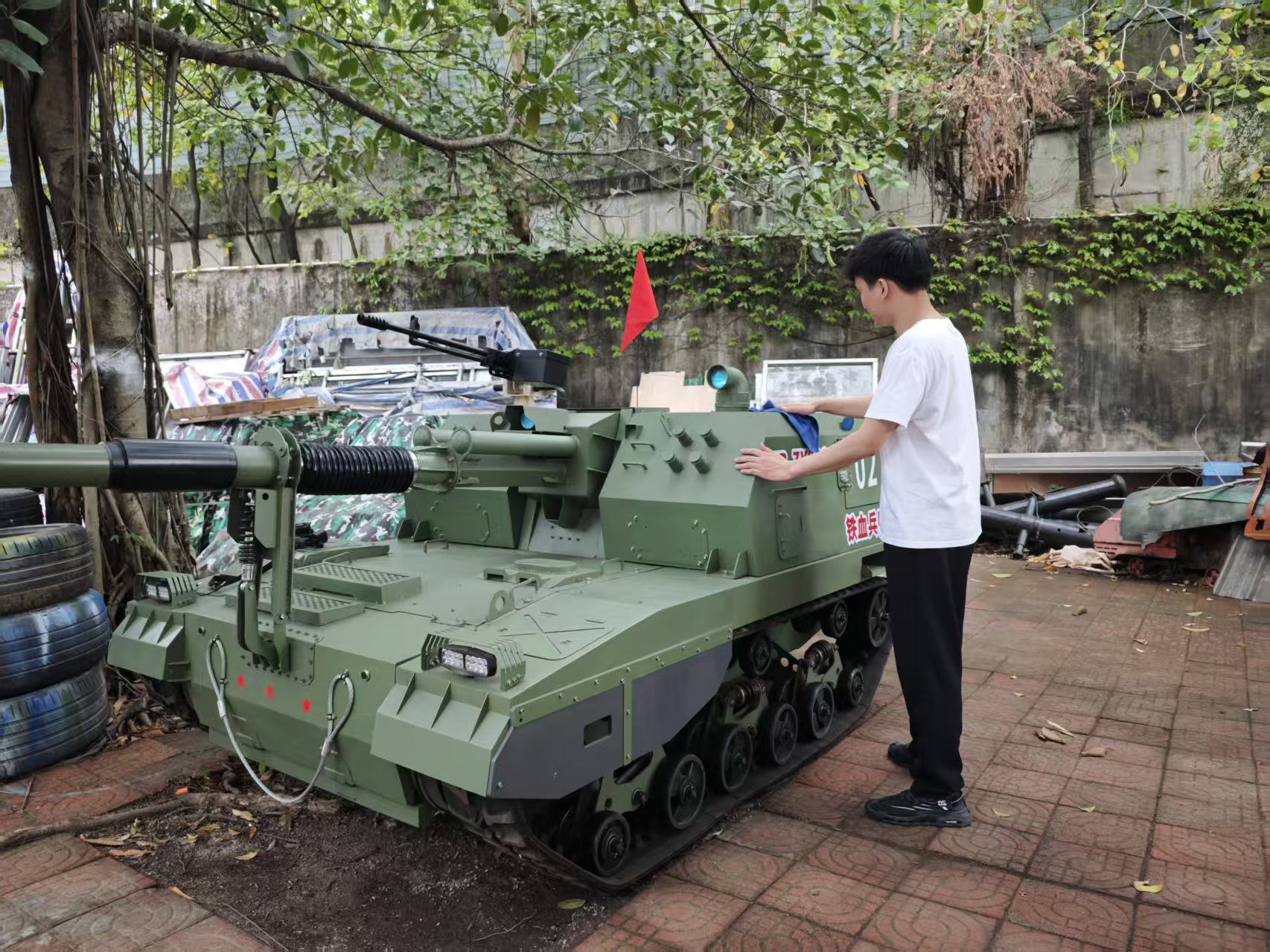 户外游乐坦克车日常维护方法,深圳智博教你轻松保养 户外游乐坦克车日常维护方法,深圳智博教你轻松保养